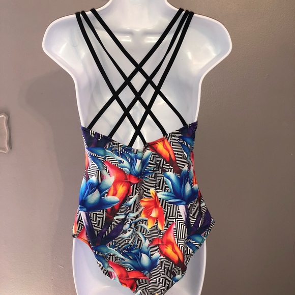 NWT One Piece Floral Swimsuit - Picture 4 of 4